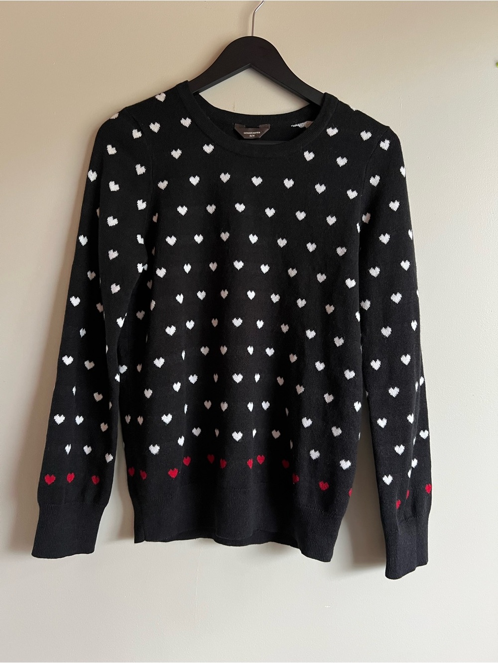 Denver Hayes Black Heart Print Crewneck casual Sweater Women’s Medium Valentines